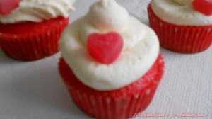 cupcakes regaliz rojo y crema 3